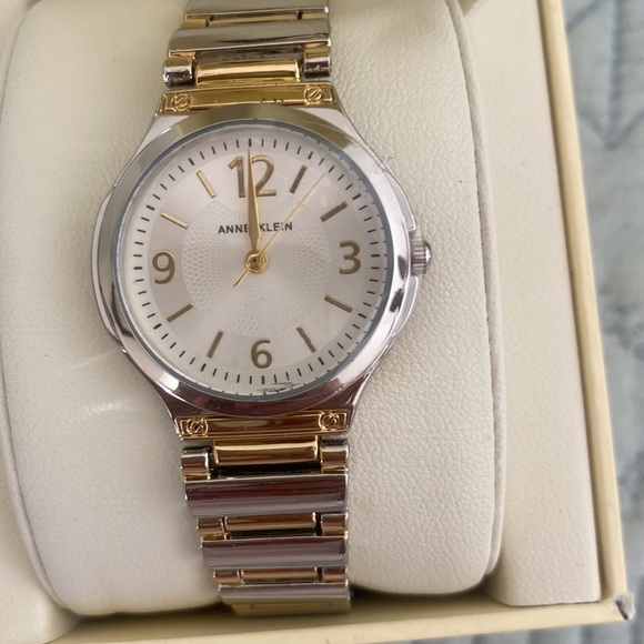 New anne klein watch with tags - Picture 3 of 3